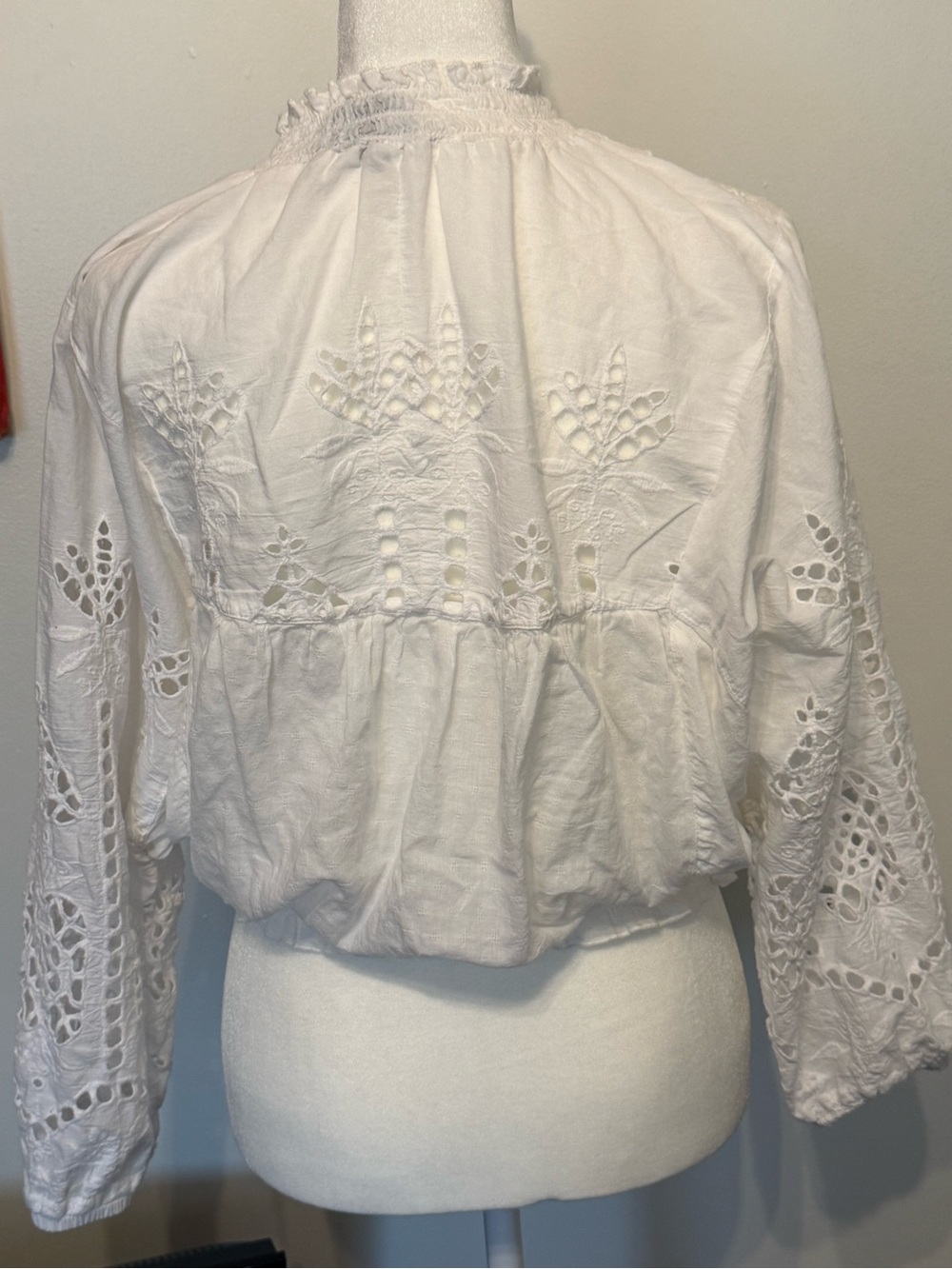 Broadway 38 White Embroidered Peasant Top